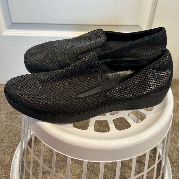 Women’s FitFlop Black Slip-On Shoes - Picture 3 of 6